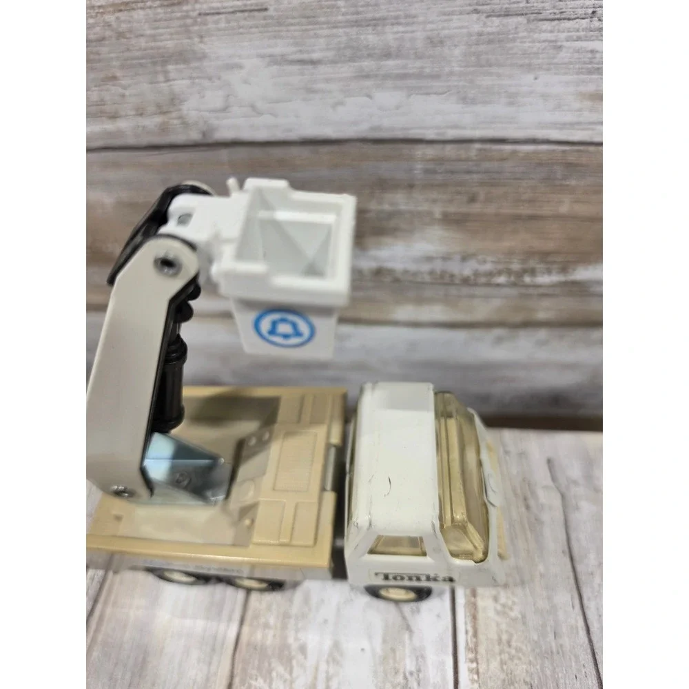 Vintage Tonka Bell‎ System Bucket Truck Diecast Metal Utility Vehicle White Tan